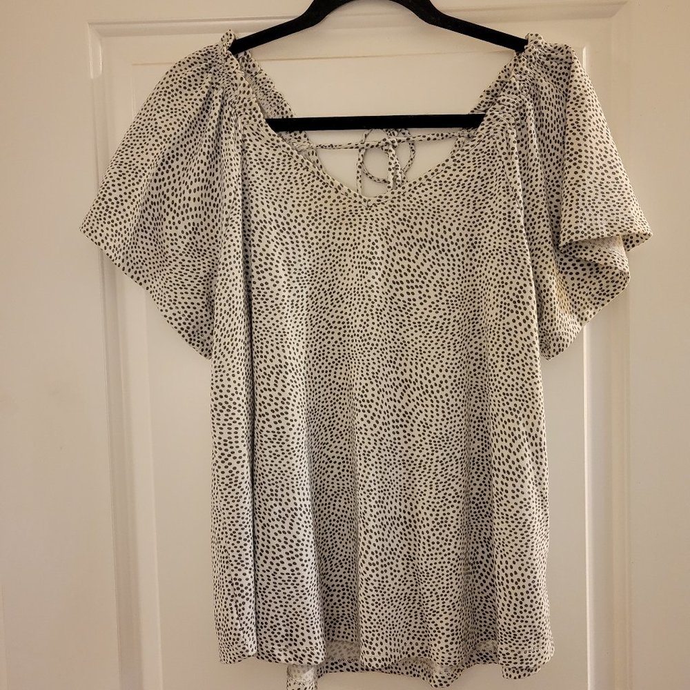 Bobeau Polka dot Flutter Sleeve Shirt, Size M